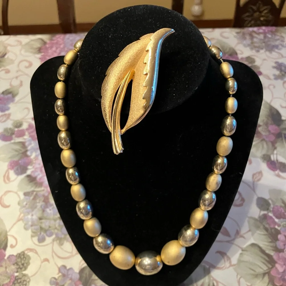 KOREAN STAMPED VINTAGE GOLD NECKLACE AND MATCHED BROOCH EARLY PIECE - Picture 4 of 16